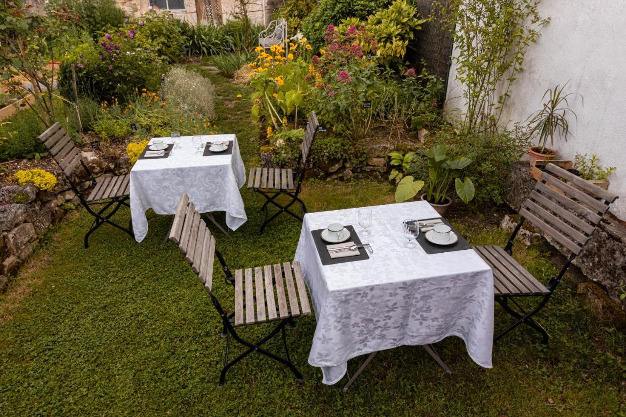 โคล่ เด มูแล็ง Bed & Breakfast ปัวติเยร์ ภายนอก รูปภาพ